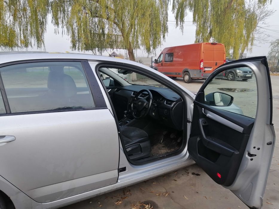Dezmembram Skoda Octavia 3
