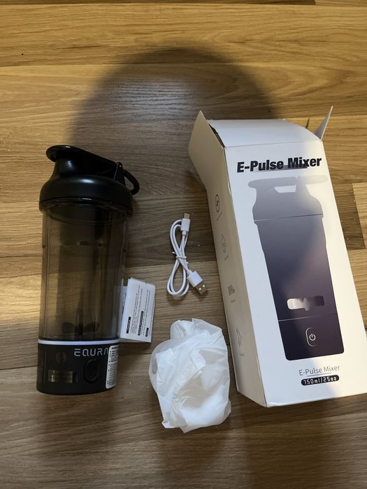 Чисто нов електрически шейкър