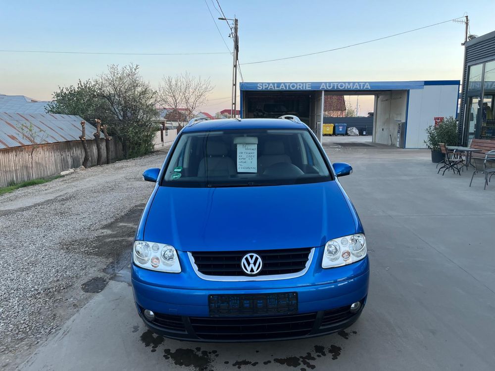 Volkswagen Touran 7 locuri