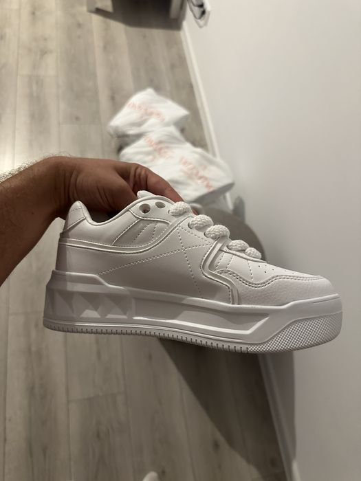 Adidasi Valentino Albi- Calitate PREMIUM - Marimi de la 38 si 39