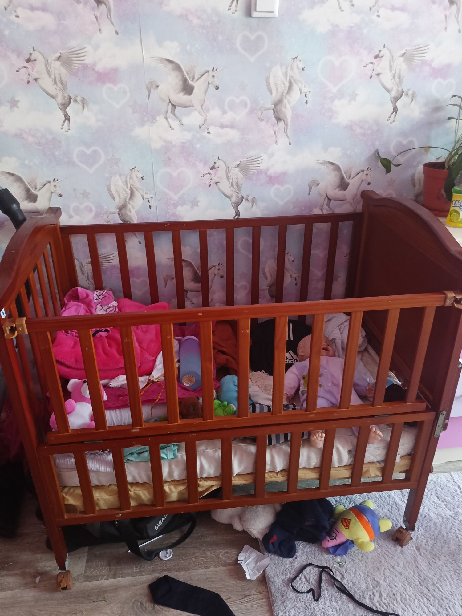 Продам детскую кроватку