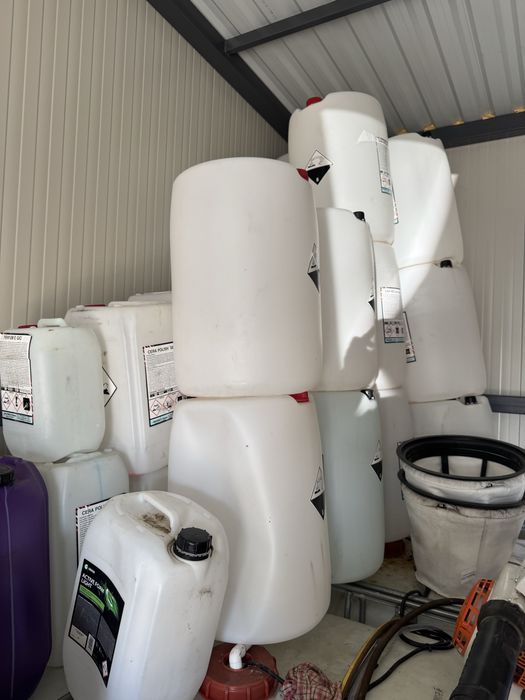 Butoaie/bidoane plastic  60 l, 25l, 20 l
