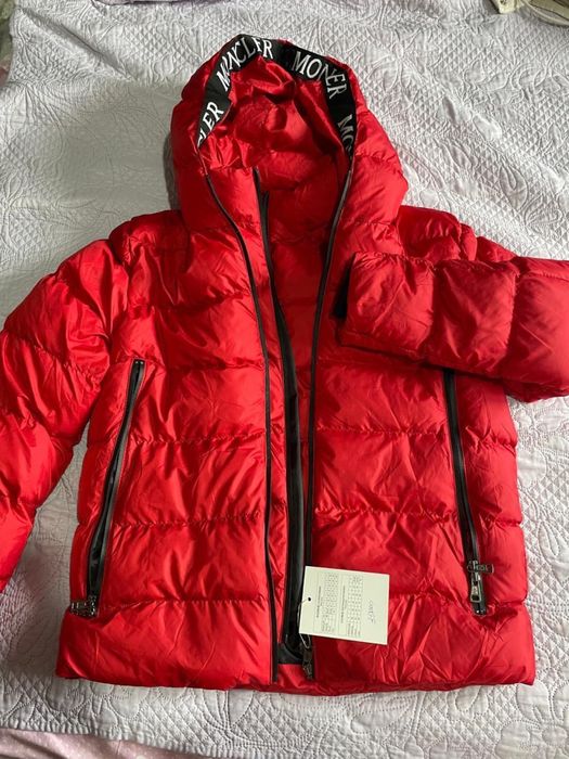 В связи с закрытием магазина распродажа одежды