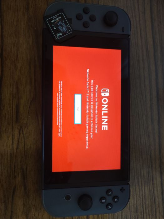 Продам Nintendo Switch 2018 + SD карта Kingston 128 гб