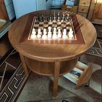 Дървена маса с вградена шахматна дъска