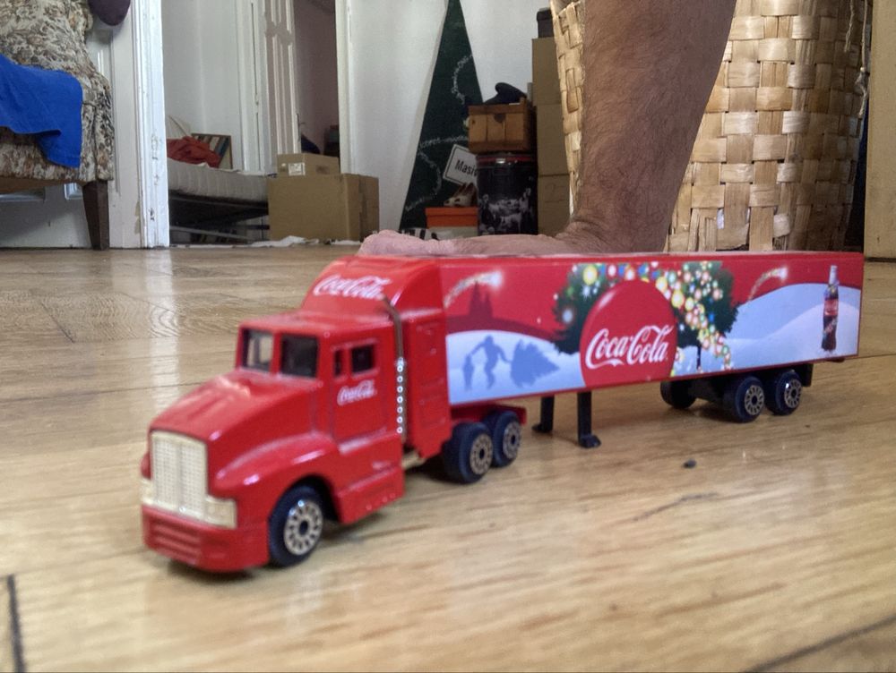 Vand machete camion/ jucarii