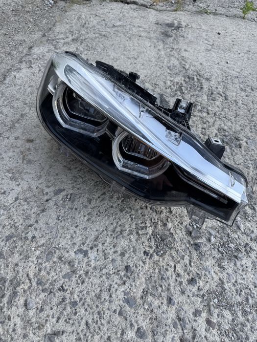 Десен Led Фар BMW F30