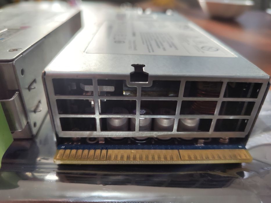 Продавам работещи сървърни захранвания Lite On 1400W