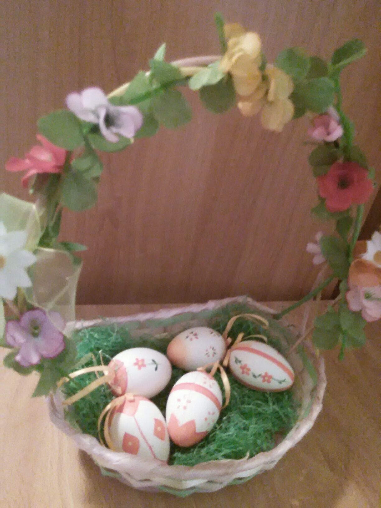 Coșuleț decorativ cu oua
