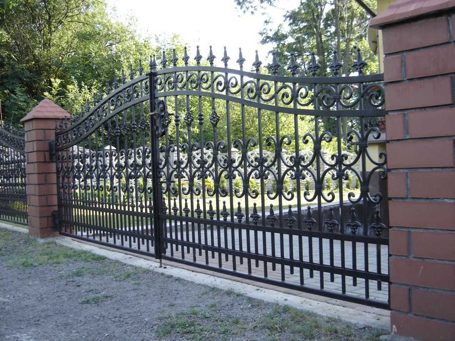 Garduri din sipca metalica, plasa bordurata, lemn tip jaluzea, fier