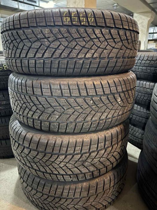Зимни гуми GOODYEAR 235/55/18 104H