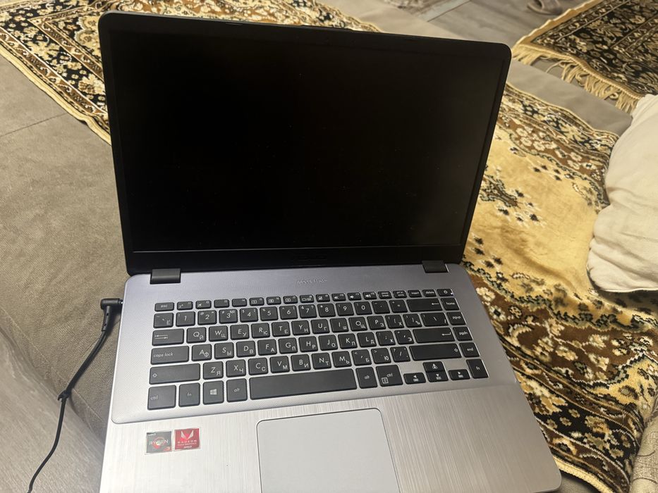 Продам ноутбук ASUS LAPTOP-CRP0E9QN