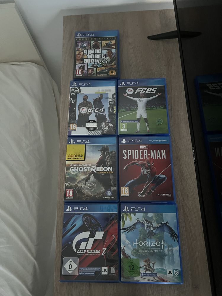 Ps4(slim) + 2 джойстика + 7 игри(FC 25)