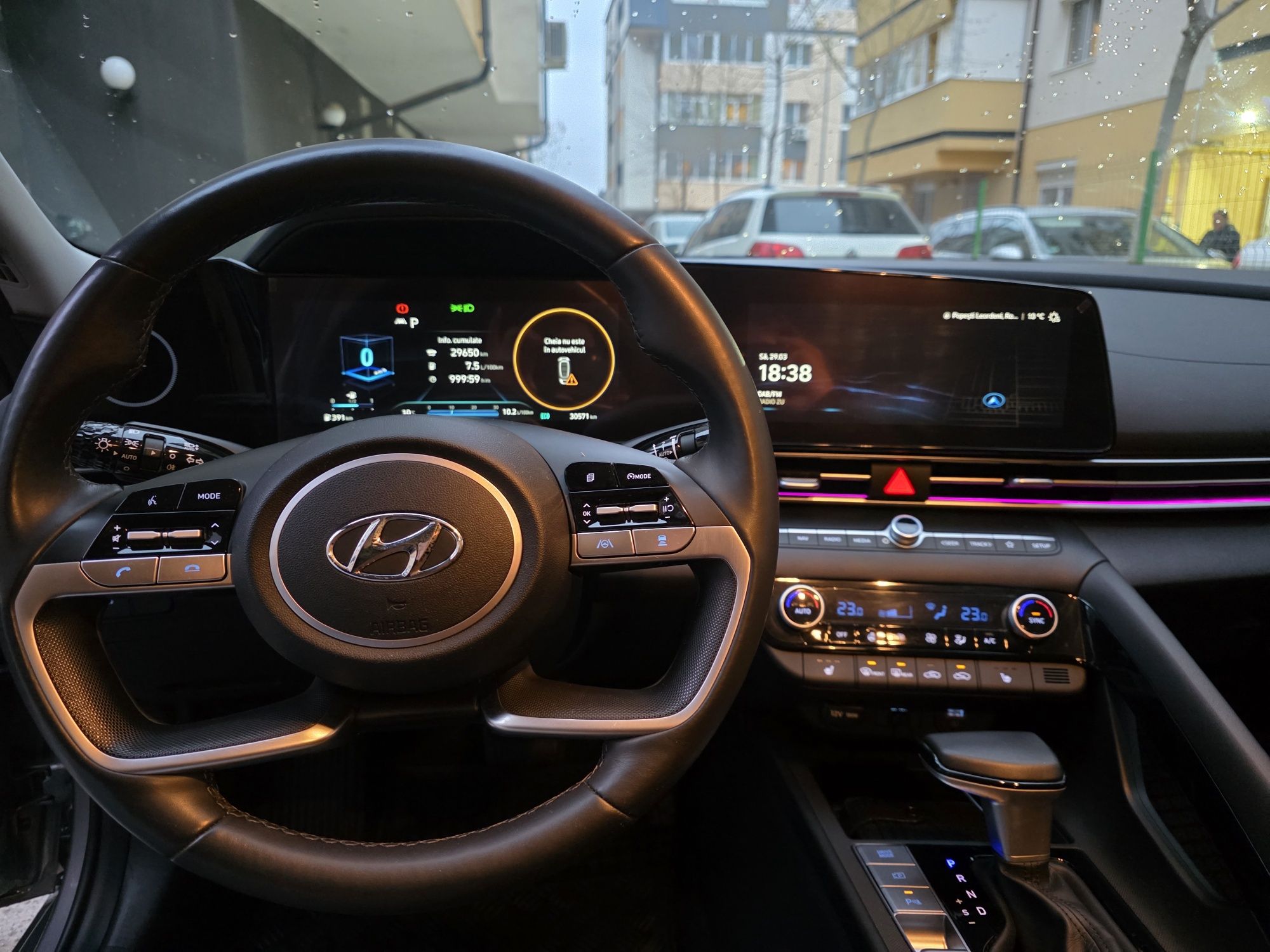 Hyundai Elantra Exclusive Navi