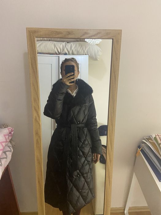 Куртка пуховик, одевала один сезон в том году, похудела поэтому продаю