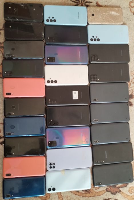 Vând telefoane pentru piese