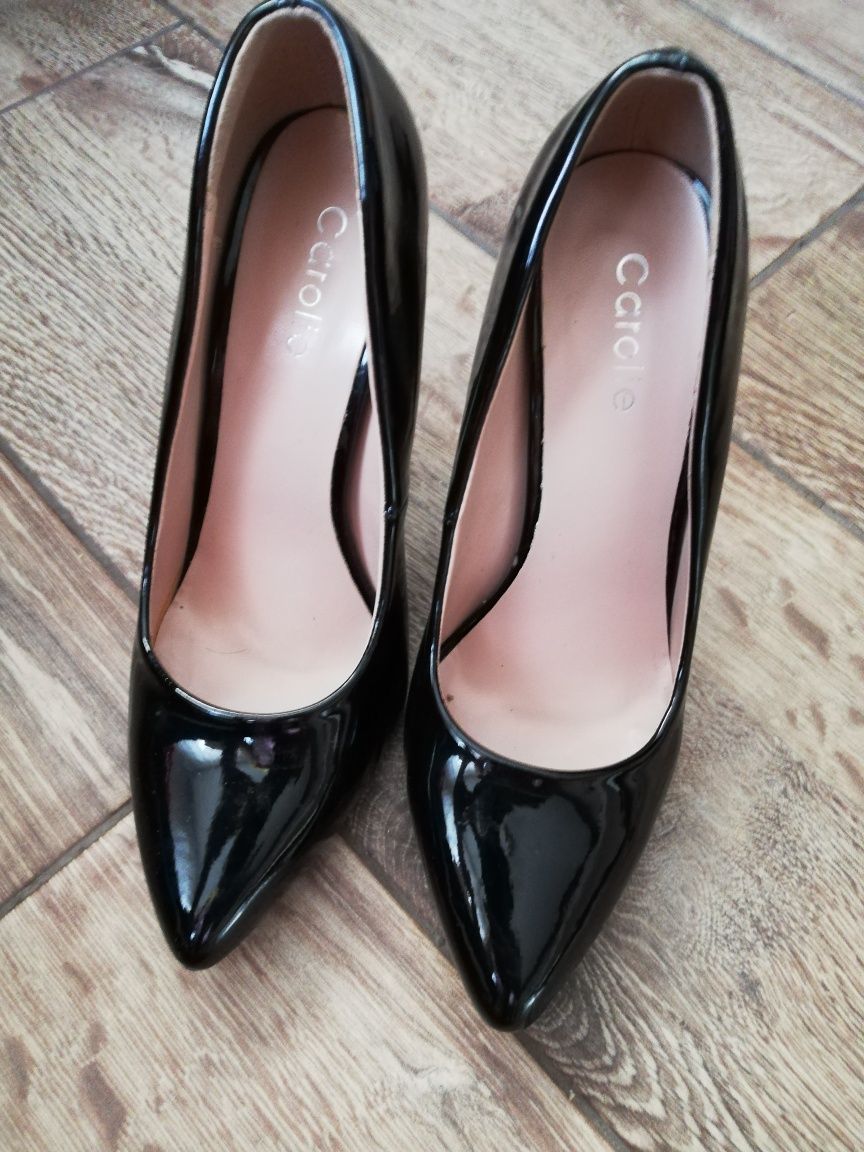 Pantofi stiletto