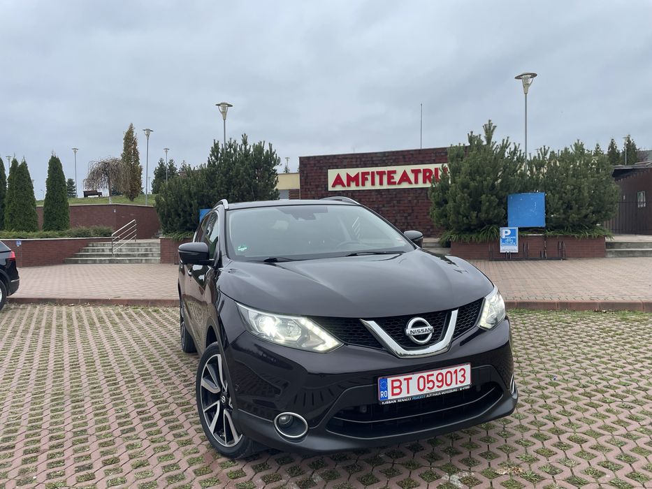 Nissan Qashqai 1.5 diesel Model Tekna Culoare Visiniu metalic