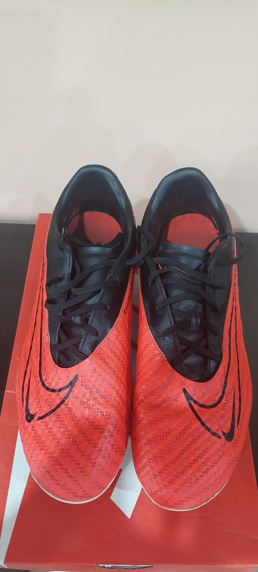 Бутонки Nike Fantom