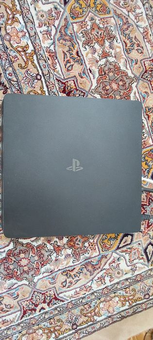 PS4 в отличном состоянии