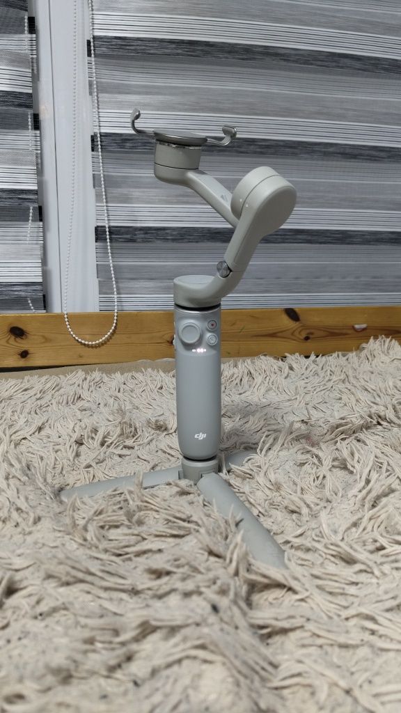 DJI Osmo Mobile 4