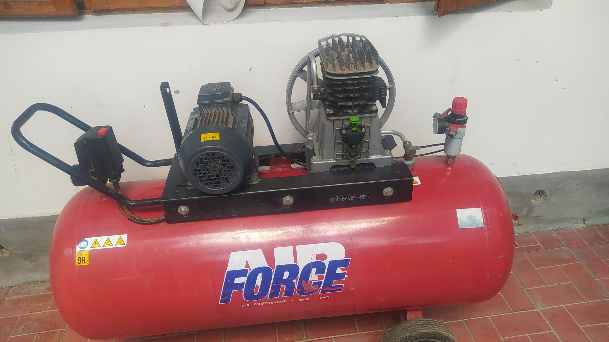 Air compressor продается