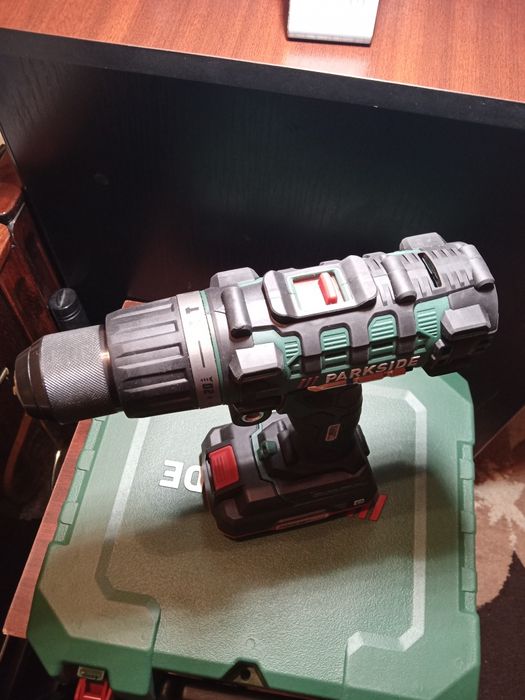 Mașina de găurit Parkside nouă