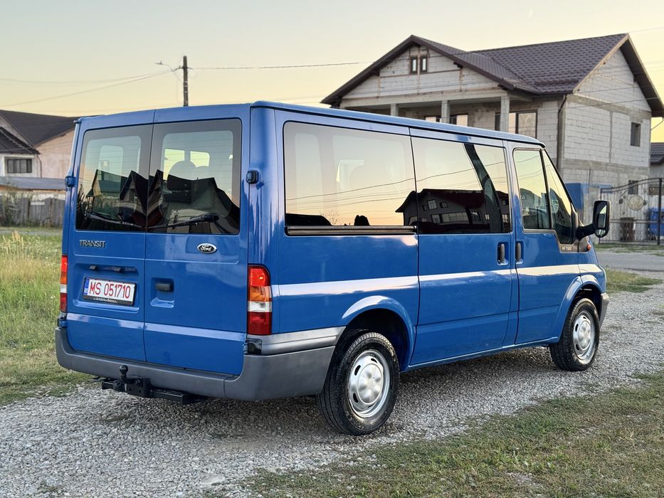 Ford transit 8+1 locurii