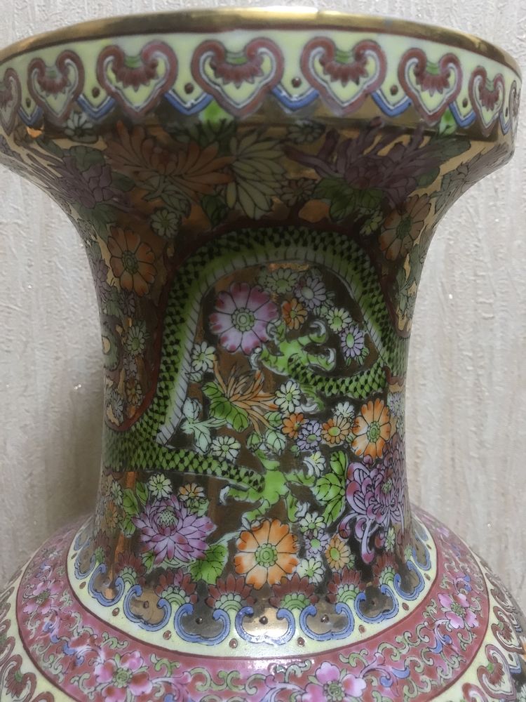 Китайская фарфоровая ваза