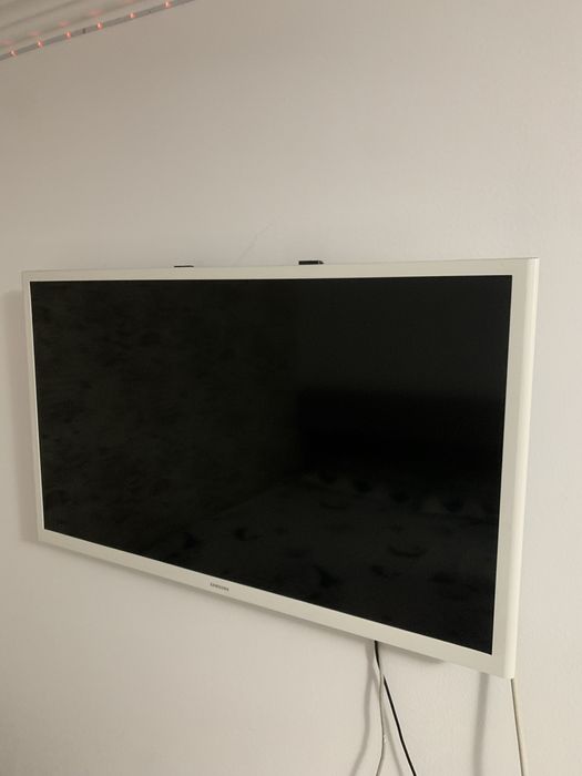 De vanzare 2 televizoare  samsung 81 diag in stare buna de functionare