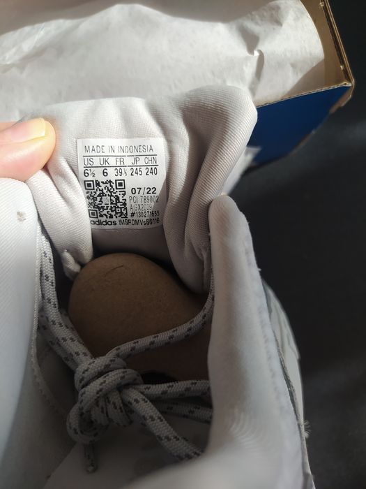 Нови дамски маратонки Adidas ZX22 Boost ном.39 1/3