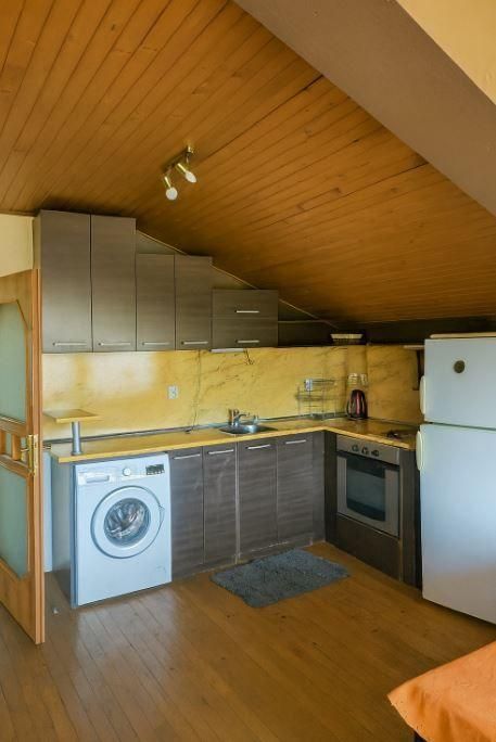 Тристаен апартамент в района на Център!