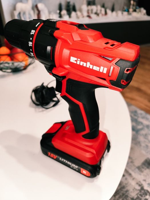 Filetanta Einhell 18 V cu 2 trepte de viteza.