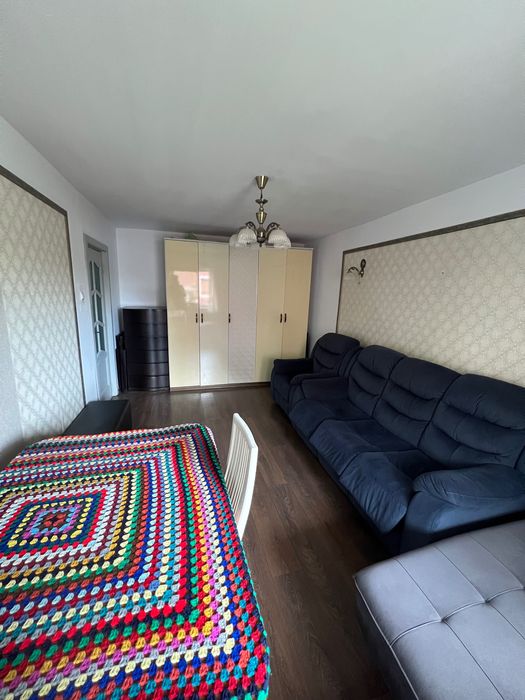 Privat Apartament mobilat si utilat 3 camere, 2 bai, beci,Scriitorilor