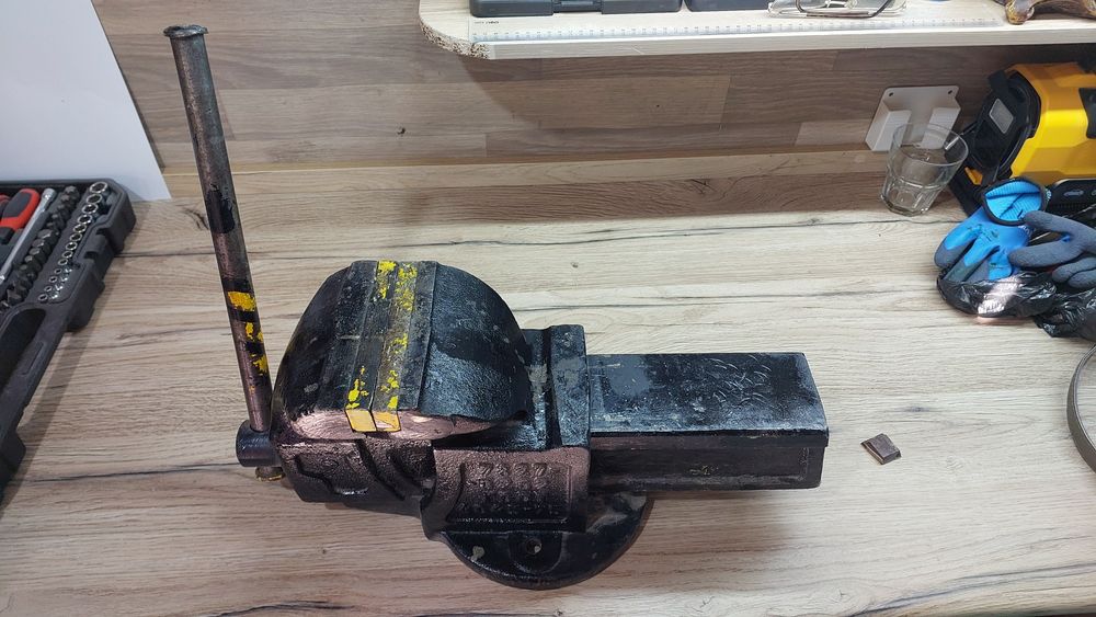 Продам тиски бу.