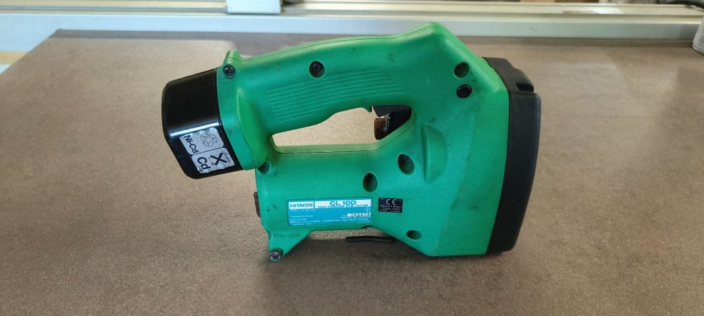 Машина за рязане на Шпилки Hitachi CL 10D