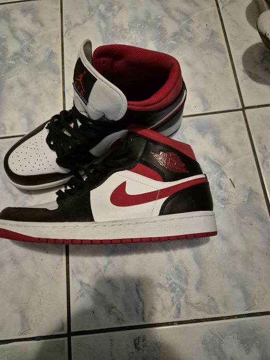 Nike air jordan 1 Mid Red Panda
