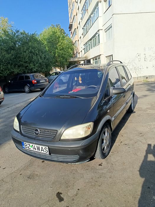 Vând Opel Zafira