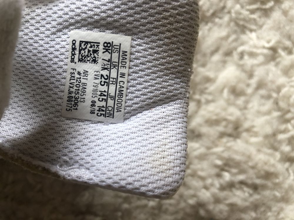 Adidas unisex (made cambodia)