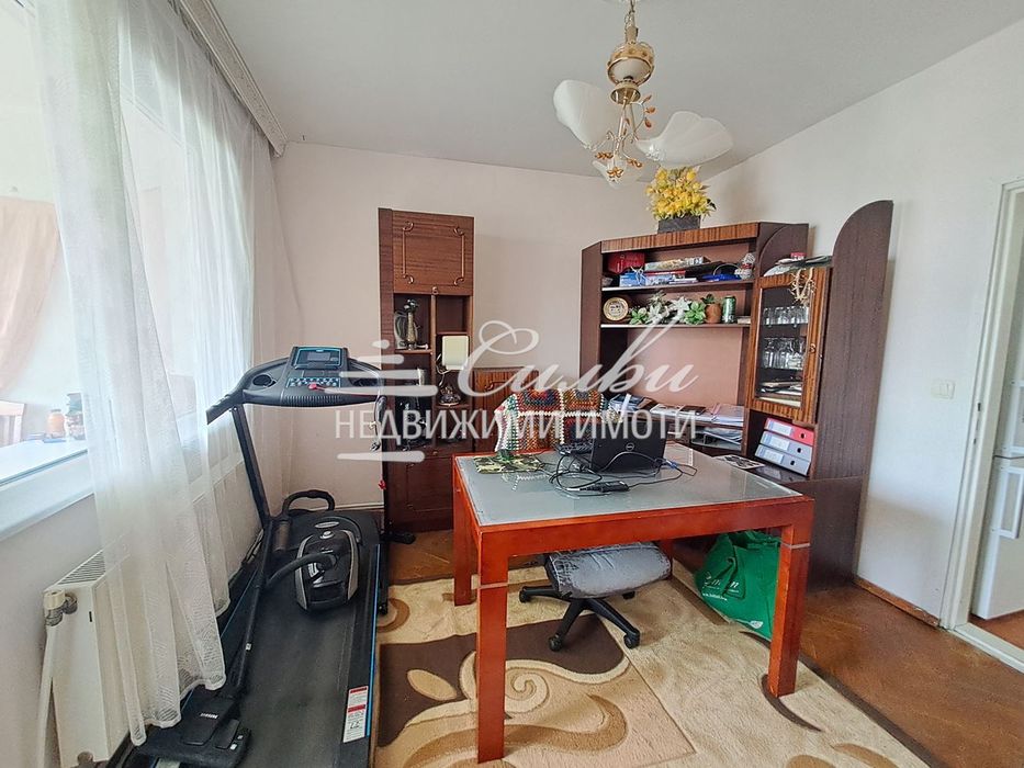 Продава се Четиристаен апартамент в Шумен, Боян Българанов 1 - 103 кв.м за 926 €/кв.м - Снимка #5