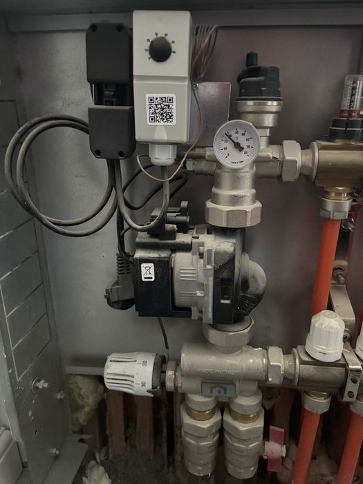 Vand 2 set x Grup de amestec purmo cu pompa gundfos UPM3 auto 25-70