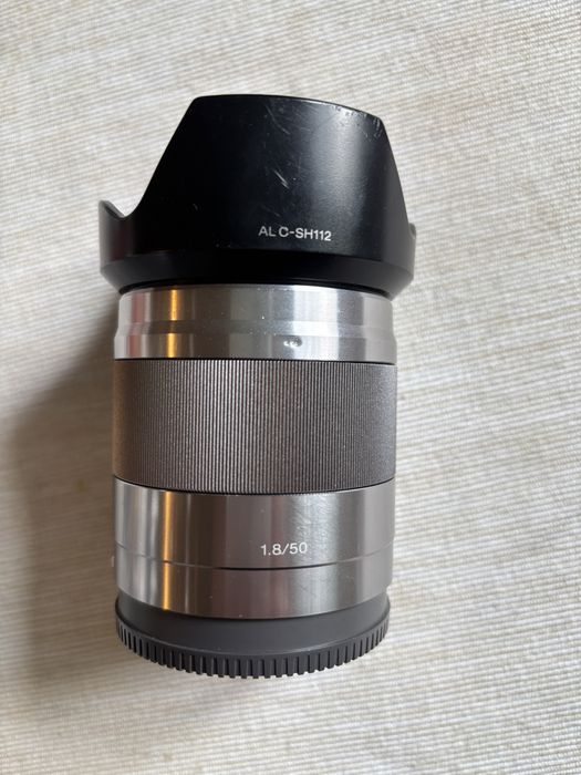 Обективи Sony E: Sony 20mm f2.8, Sony 50mm f1.8 OSS