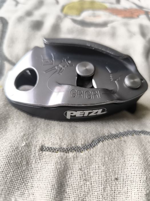 Petzl Grigri — страховочно-спусковое устройство (оригинал)