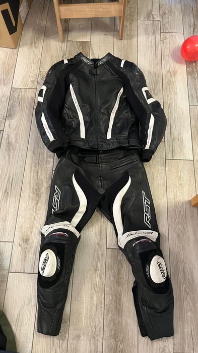 Мото екип кожен две части RST, кожено мото яке, мото ръкавици, ботуши