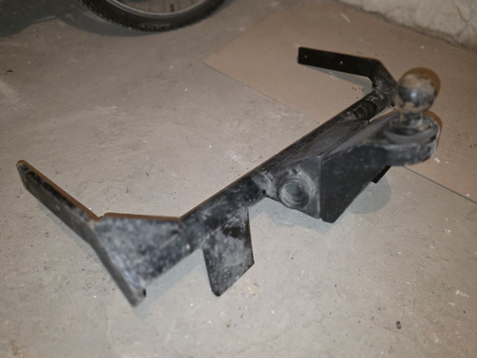 Cârlig remorcare fără mufa