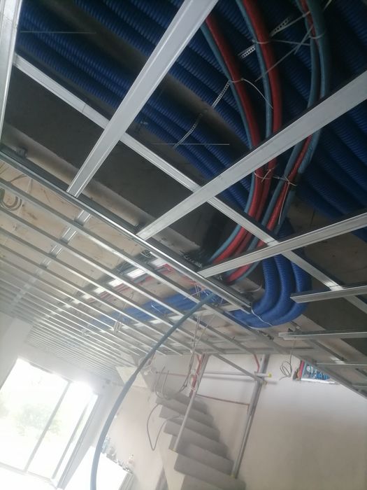 Construcții, finisaje și MOBILĂ la comandă