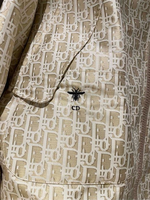 CD женско яке 2025 колекция