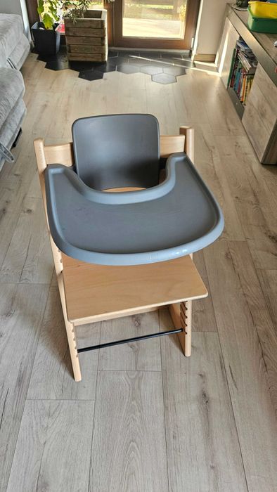 Vând scaun de masă tripp trapp stokke cu baby set