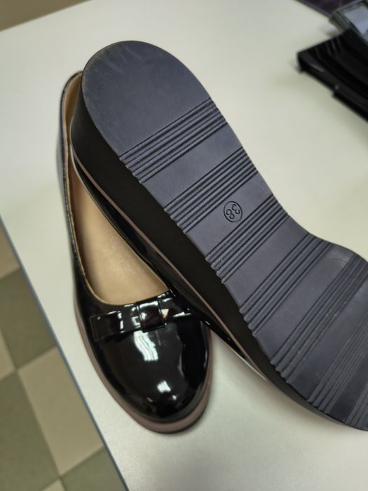 Дамски обувки черен лак 38