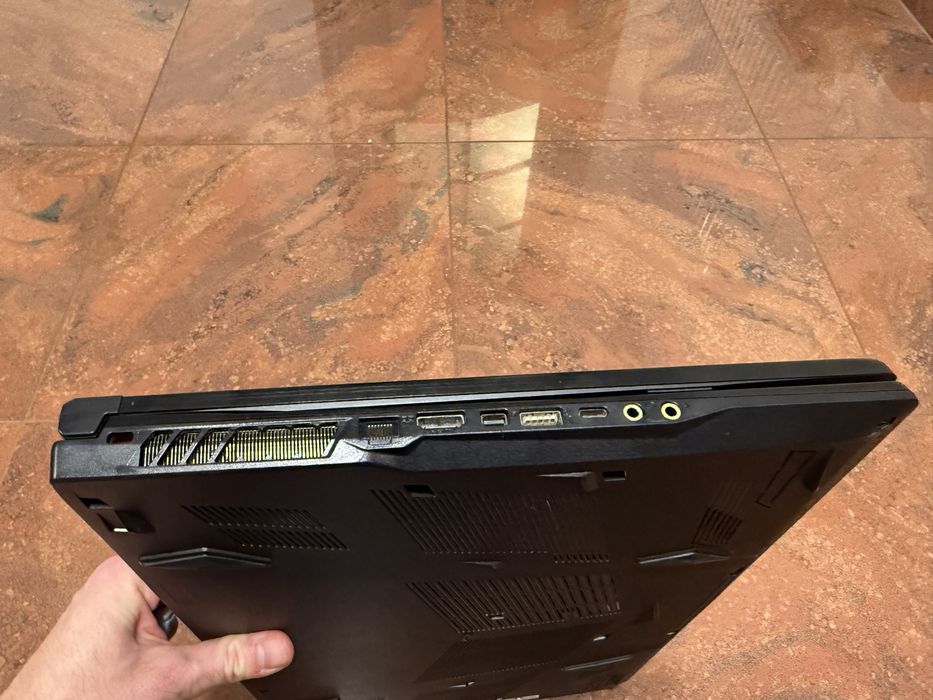 Laptop Gaming MSI RAIDER GE73 RGB 8RF